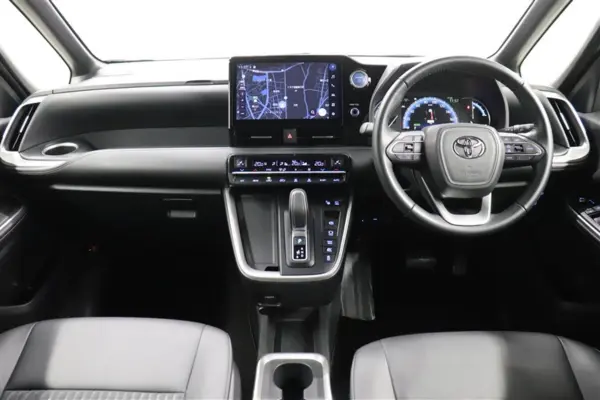 2022 Toyota Noah — photo 3 | Tuminion Kenya