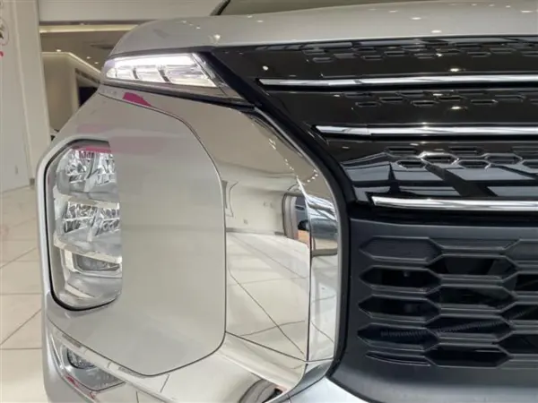 2022 Mitsubishi Outlander — photo 9 | Tuminion Kenya