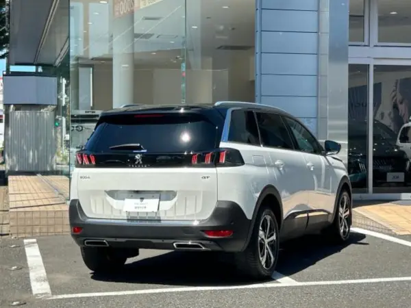 2022 Peugeot 5008 — photo 2 | Tuminion Kenya