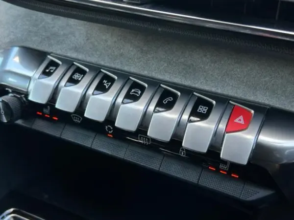 2022 Peugeot 5008 — photo 8 | Tuminion Kenya