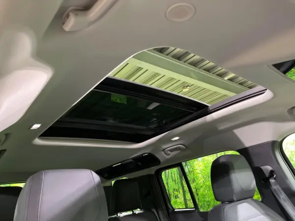 2023 Landrover Defender — photo 3 | Tuminion Kenya