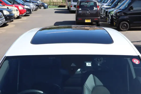 2021 Porsche Macan — photo 2 | Tuminion Kenya