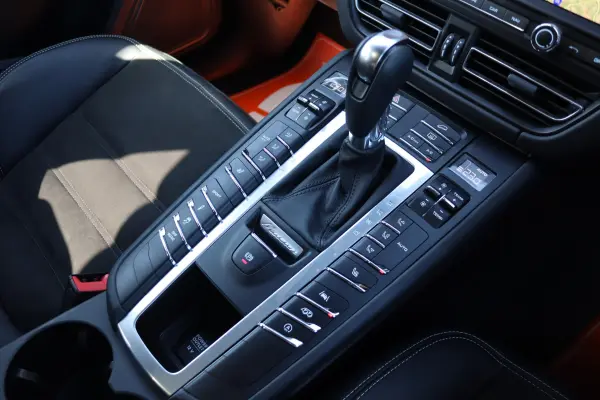 2021 Porsche Macan — photo 7 | Tuminion Kenya