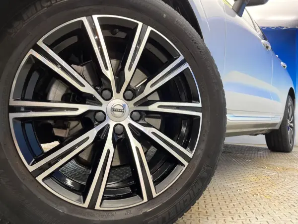 2019 Volvo Xc60 — photo 9 | Tuminion Kenya