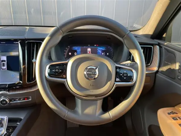 2022 Volvo Xc60 — photo 9 | Tuminion Kenya