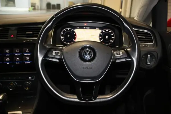 2020 Volkswagen Golf — photo 8 | Tuminion Kenya
