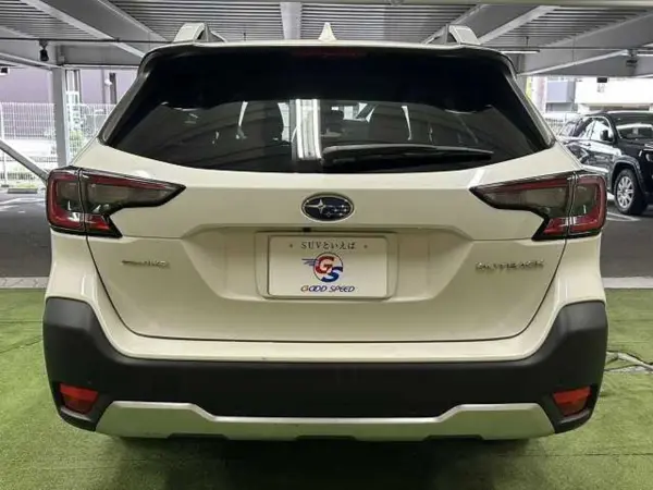 2022 Subaru Legacy Outback — photo 9 | Tuminion Kenya