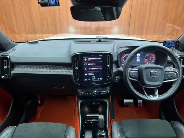 2020 Volvo Xc40 — photo 2 | Tuminion Kenya