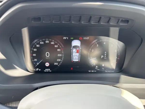 2021 Volvo Xc90 — photo 7 | Tuminion Kenya