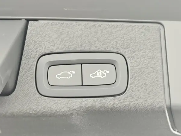 2022 Volvo Xc60 — photo 7 | Tuminion Kenya