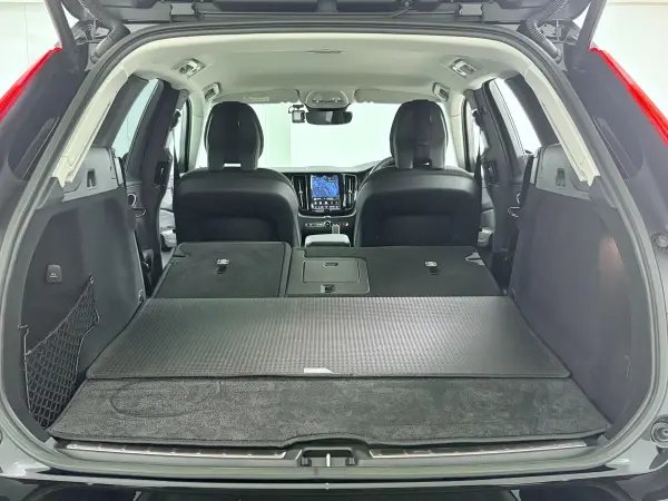 2022 Volvo Xc60 — photo 9 | Tuminion Kenya