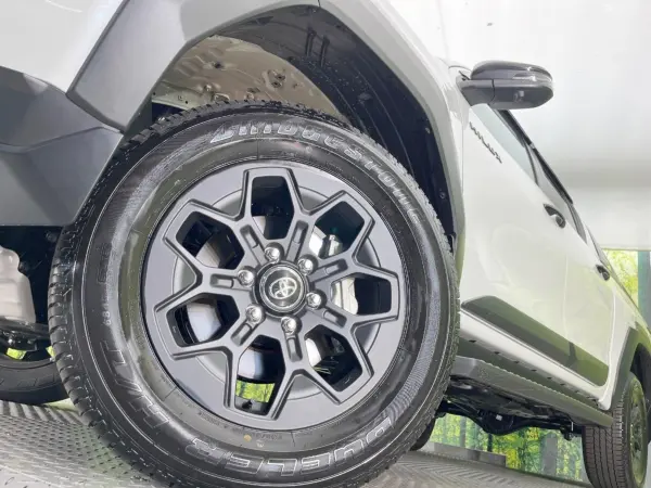 2026 Toyota Hilux — photo 9 | Tuminion Kenya