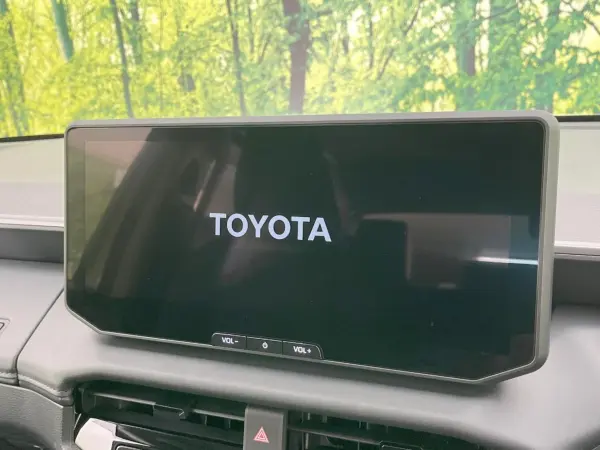 2026 Toyota Hilux — photo 3 | Tuminion Kenya