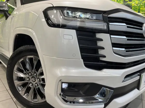 2023 Toyota Landrcuiser 300 — photo 8 | Tuminion Kenya
