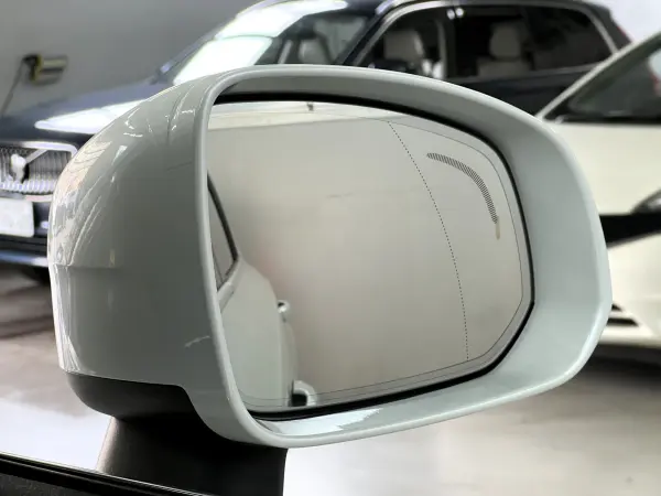 2022 Volvo Xc90 — photo 8 | Tuminion Kenya