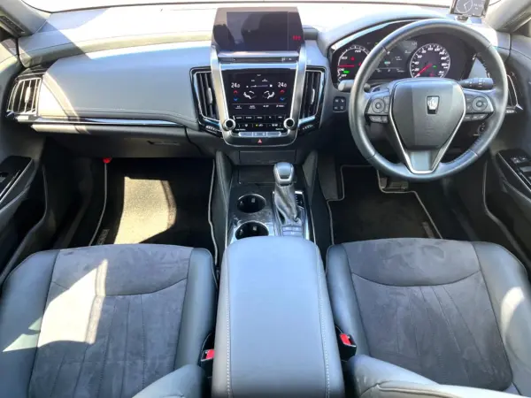 2019 Toyota Crown — photo 2 | Tuminion Kenya