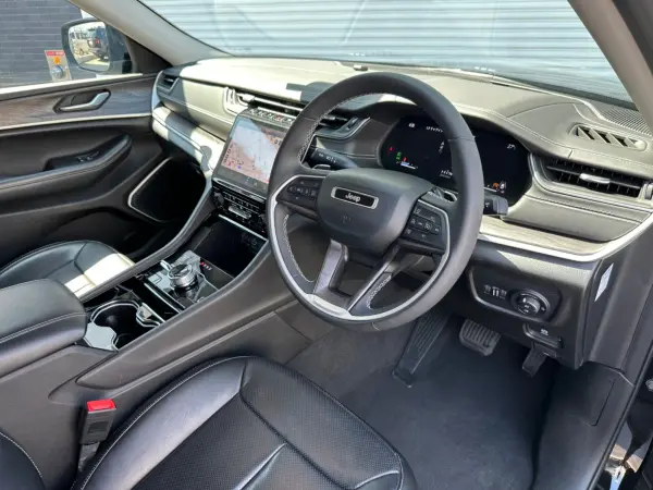 2023 Jeep Grand Cherokee — photo 3 | Tuminion Kenya