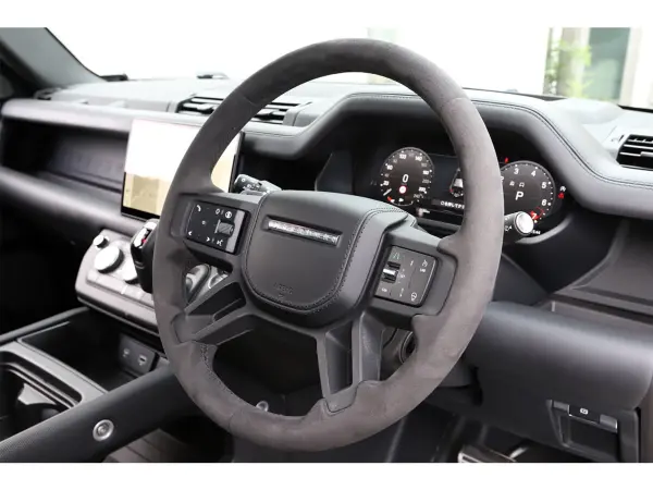 2024 Landrover Defender — photo 7 | Tuminion Kenya
