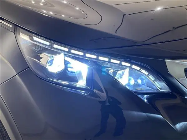 2020 Peugeot 5008 — photo 8 | Tuminion Kenya