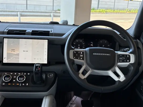 2025 Landrover Defender — photo 2 | Tuminion Kenya