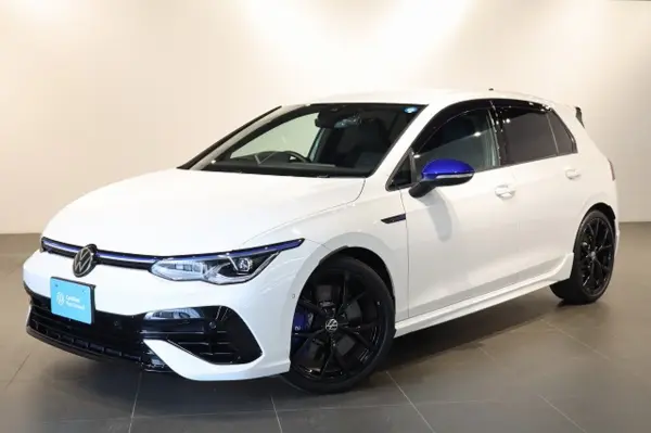2024 Volkswagen Golf — photo 1