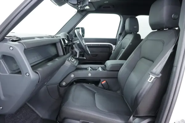 2025 Landrover Defender — photo 9 | Tuminion Kenya