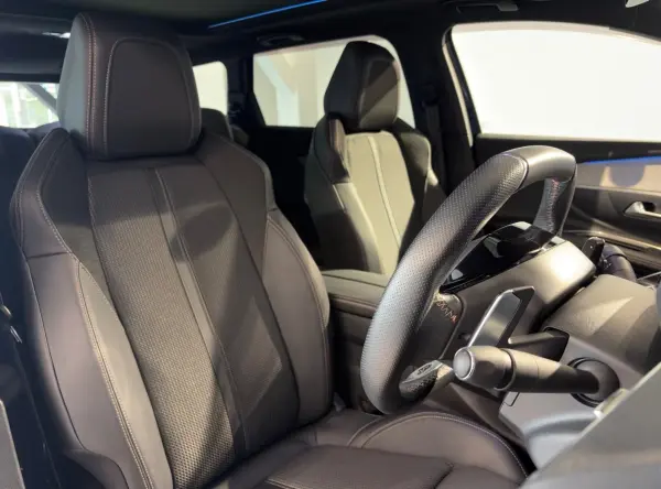 2022 Peugeot 5008 — photo 7 | Tuminion Kenya