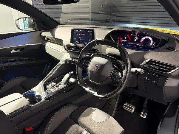 2022 Peugeot 5008 — photo 3 | Tuminion Kenya