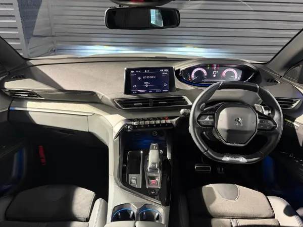 2022 Peugeot 5008 — photo 8 | Tuminion Kenya
