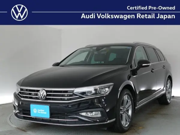 2022 Volkswagen Passat — photo 1