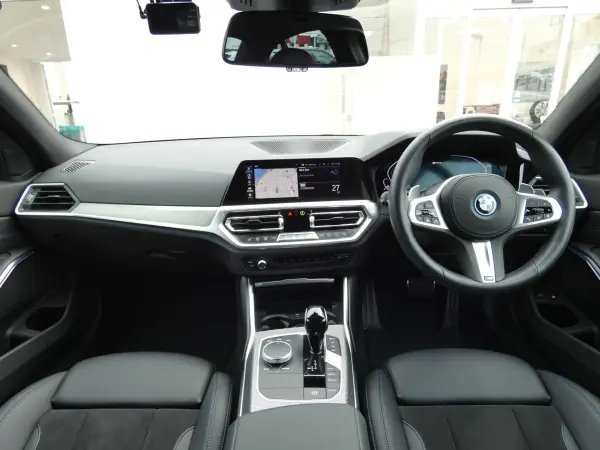 2021 Bmw 3 Series — photo 3 | Tuminion Kenya