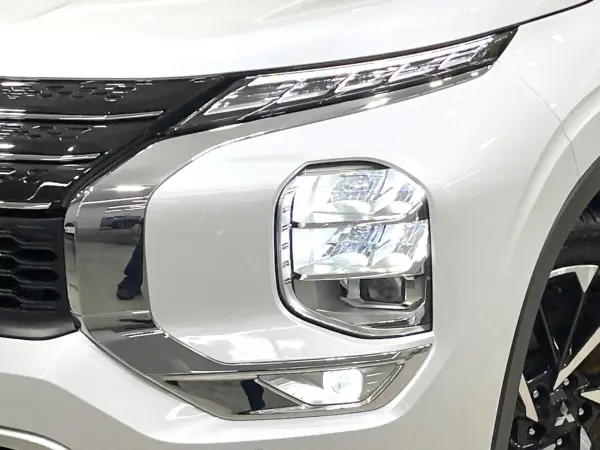 2022 Mitsubishi Outlander — photo 9 | Tuminion Kenya