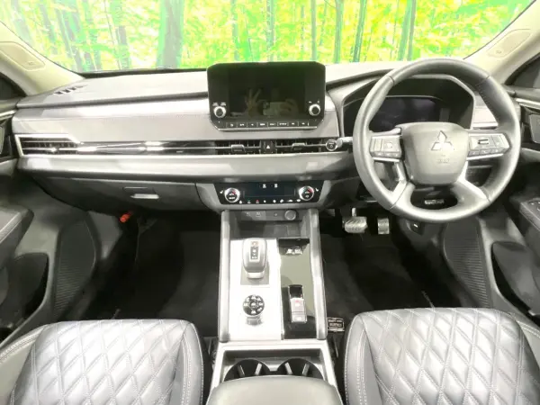 2022 Mitsubishi Outlander — photo 2 | Tuminion Kenya