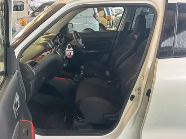 2021 Suzuki Swift — photo 7 | Tuminion Kenya