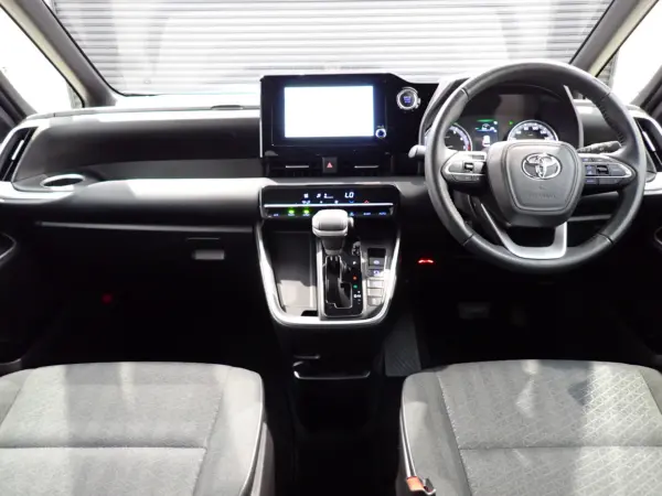 2023 Toyota Noah — photo 2 | Tuminion Kenya