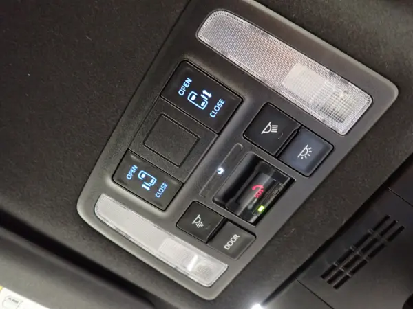 2023 Toyota Noah — photo 3 | Tuminion Kenya