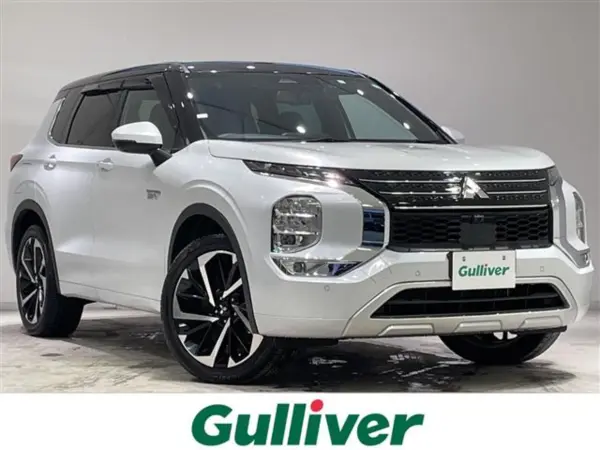 2023 Mitsubishi Outlander — photo 1