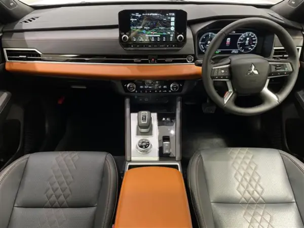 2023 Mitsubishi Outlander — photo 2 | Tuminion Kenya