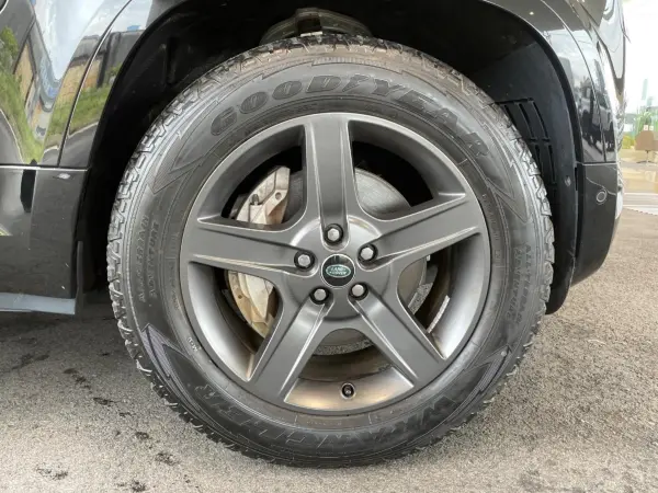 2024 Landrover Defender — photo 7 | Tuminion Kenya