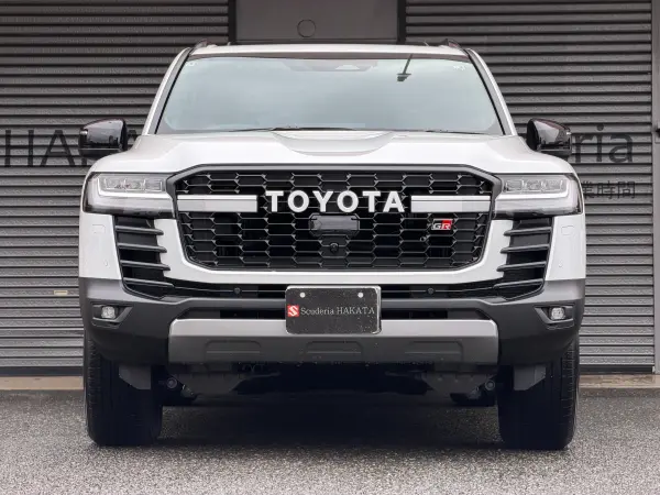 2025 Toyota Landrcuiser 300 — photo 2 | Tuminion Kenya