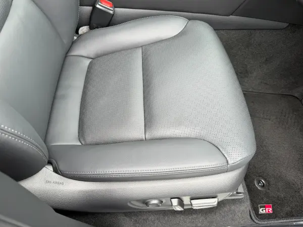 2025 Toyota Landrcuiser 300 — photo 9 | Tuminion Kenya