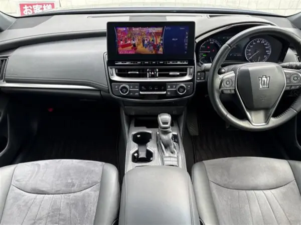 2021 Toyota Crown — photo 2 | Tuminion Kenya