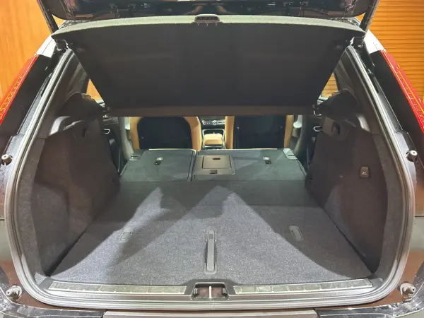 2021 Volvo Xc40 — photo 9 | Tuminion Kenya