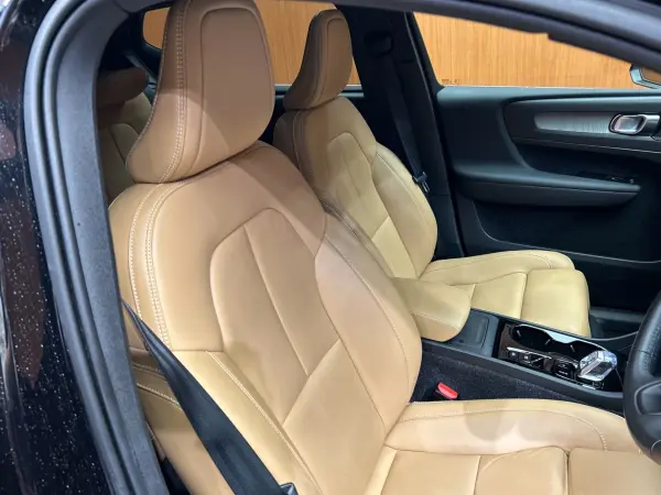 2021 Volvo Xc40 — photo 7 | Tuminion Kenya