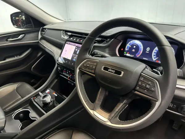 2023 Jeep Grand Cherokee — photo 3 | Tuminion Kenya