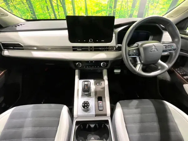 2024 Mitsubishi Outlander — photo 2 | Tuminion Kenya