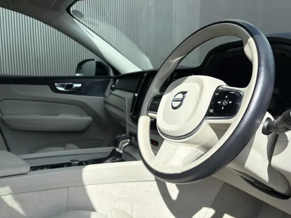 2019 Volvo Xc60 — photo 3 | Tuminion Kenya