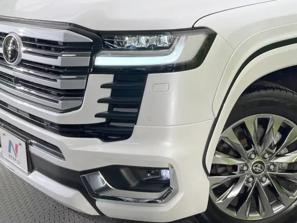 2023 Toyota Landrcuiser 300 — photo 8 | Tuminion Kenya