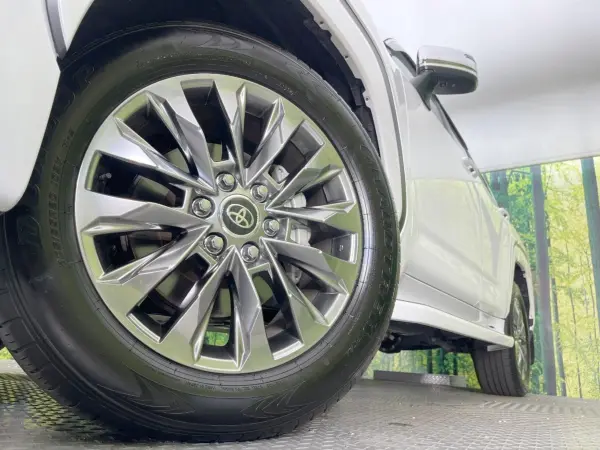 2023 Toyota Landrcuiser 300 — photo 9 | Tuminion Kenya