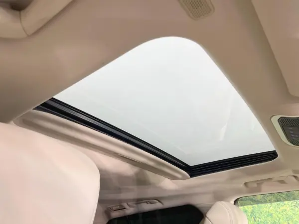 2023 Toyota Landrcuiser 300 — photo 3 | Tuminion Kenya